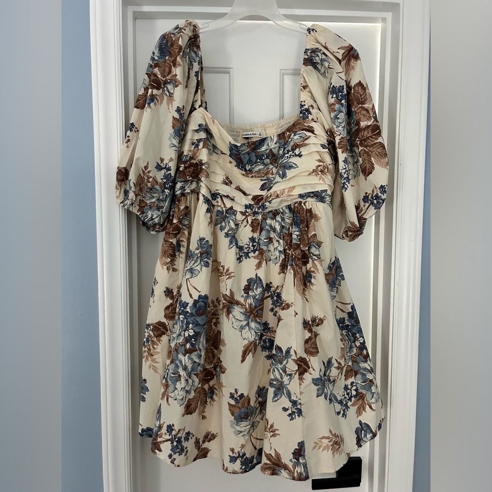 Emerson A&F Poplin Puff Sleeve Mini
